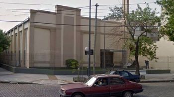 La iglesia está ubicada en el barrio de Vélez Sarfield La iglesia está ubicada en el barrio de Vélez Sarfield