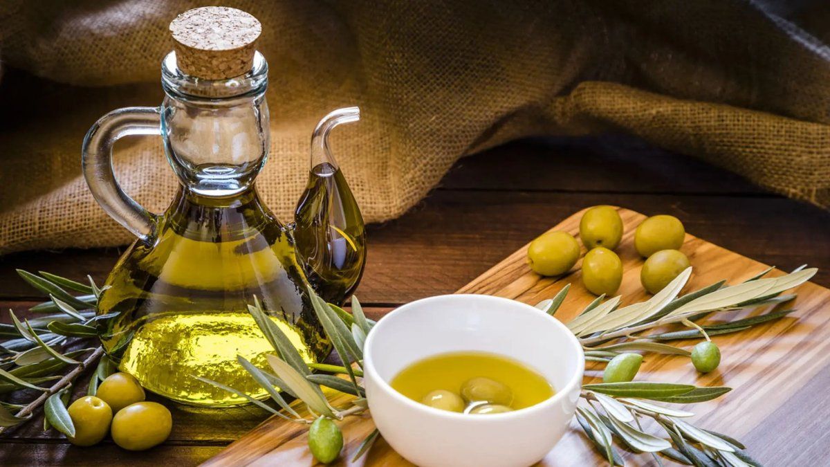 ANMAT prohíbe aceite de oliva y harina de almendras