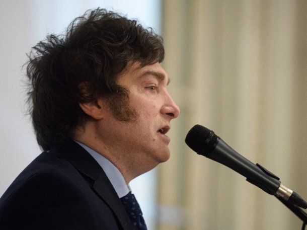 Javier Milei le aseguró a la prensa extranjera que la oposición intenta matarlo