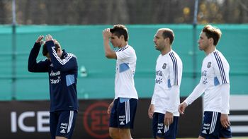 messi, al banco ante colombia: lo reemplaza montillo messi, al banco ante colombia: lo reemplaza montillo