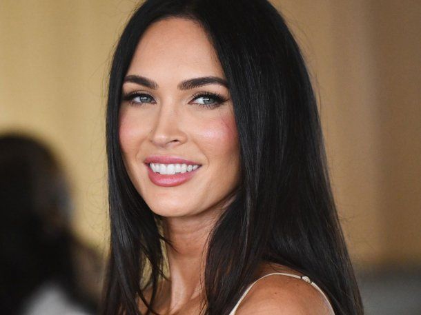 Con la participación de Megan Fox