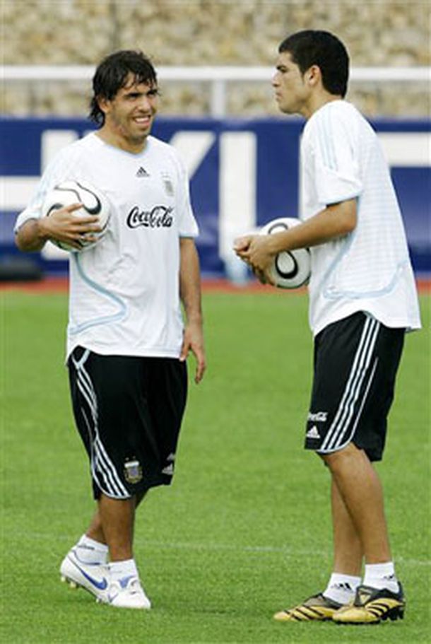 Tevez--riquelme