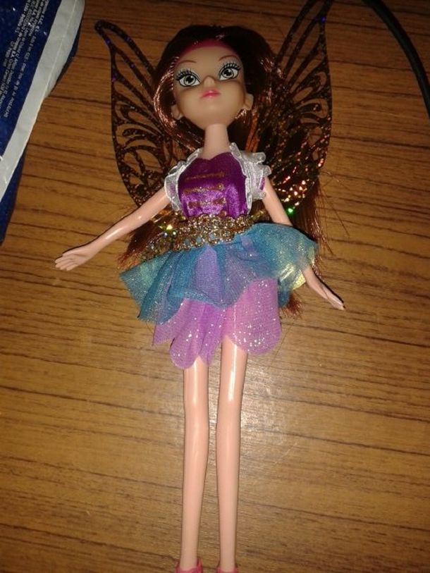 Padres se horrorizan porque la muñeca que le regalaron a su hija era travesti