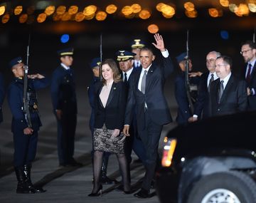 Obama cierra su última gira como presidente en Perú