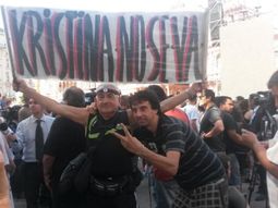 minutouno.com en plaza de mayo: segui en vivo la despedida a cristina kirchner minutouno.com en plaza de mayo: segui en vivo la despedida a cristina kirchner