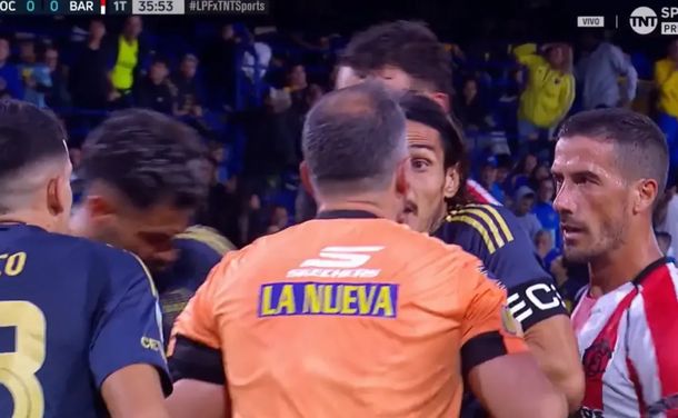 El polémico gol que le anularon a Boca vs Barracas Central: ¿Fue infracción de Cavani al arquero?