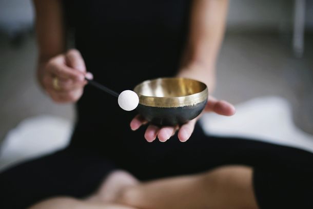 El ritual que se debe hacer antes de finalizar el mes que atrae buenas energías