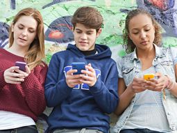 siete de cada diez adolescentes argentinos estan todo el dia conectados a internet siete de cada diez adolescentes argentinos estan todo el dia conectados a internet