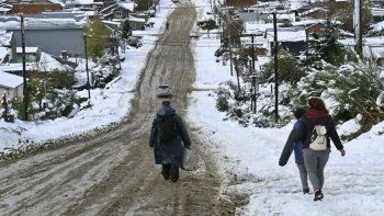 Bariloche: suspenden las clases por las intensas nevadas 