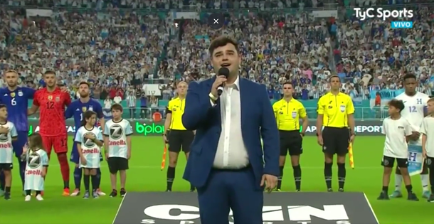 Selección Argentina: así cantó el himno la voz de Los Totora