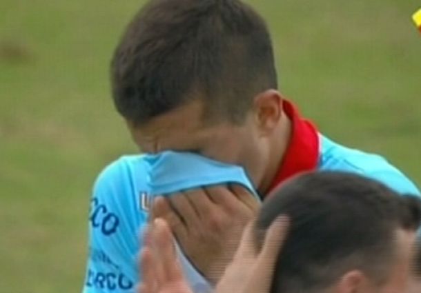 Hasta las lágrimas: un jugador de Arsenal emocionó al recordar a su padre fallecido