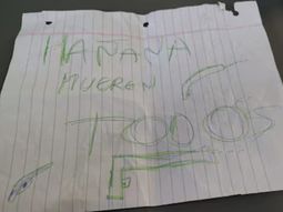 La denuncia por frases intimidantes halladas en el baño de un colegio de Punta Lara. La denuncia por frases intimidantes halladas en el baño de un colegio de Punta Lara.