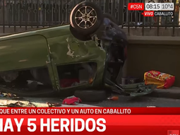 Volvían de una fiesta alcoholizados adentro de un Twingo: terminaron volcando en Caballito