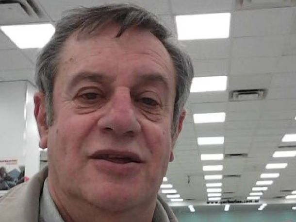 Atilio Alberto Pallaro chocó contra un tractor que llevaba las luces tapadas y murió.