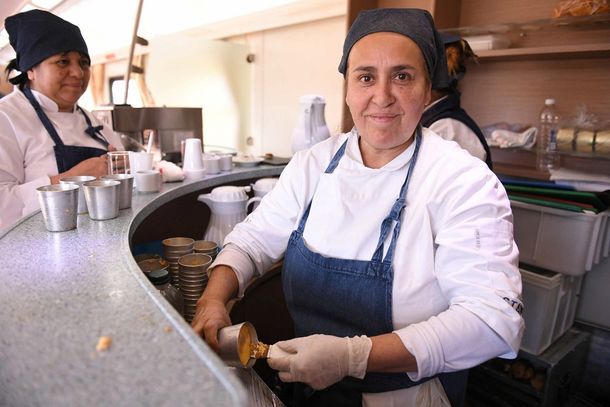 ¿Cuánto sale comer en el tren que vuelve a llegar a Mar del Plata?