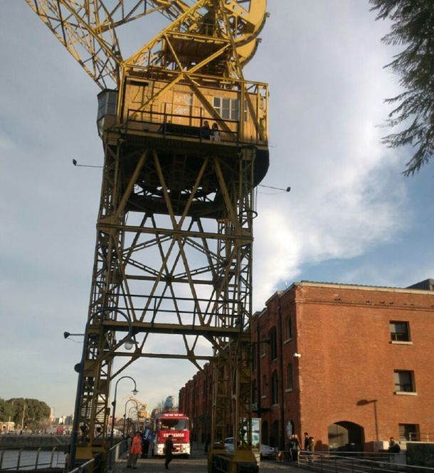 Una joven embarazada fue rescatada cuando intentaba suicidarse