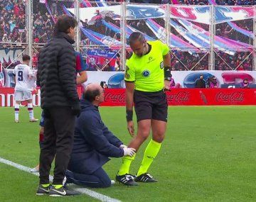 Se lesionó el árbitro y tuvo que pedir cambio