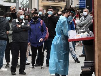 El número de casos de covid-19 a nivel mundial supera los 40 millones