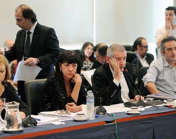 AMIA: oficialismo presiona para que la presentación de Nisman sea pública