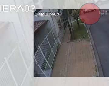 Graban en video a conductor que atropelló a una mujer y huyó