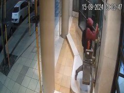 Los delincuentes quedaron escrachados en las cámaras de seguridad. Los delincuentes quedaron escrachados en las cámaras de seguridad.