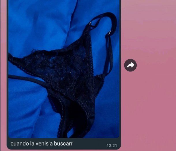 Le mandó una foto de una prenda íntima a su pareja, pero no era de ella y el chat es viral