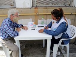 Ciudad y Provincia coinciden en que en agosto podrían estar vacunados todos los grupos de riesgo