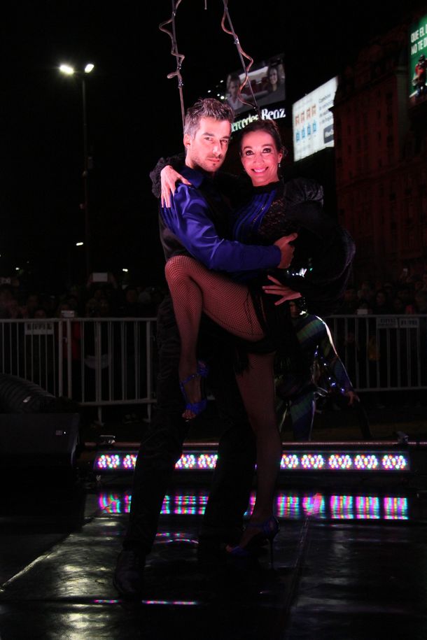 El espectacular show de Mora Godoy en las alturas: tango y drone en el Obelisco