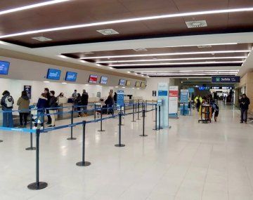Murió un pasajero en pleno vuelo de Bariloche a Córdoba