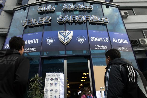 Por reventa de entradas hay ocho detenidos: investigan si hay barras