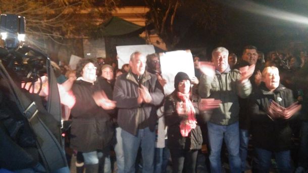 Protesta en Temperley por la pareja que murió secuestrada - Crédito: @DiarioConurbano