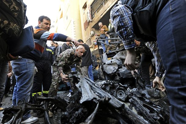Cuatro muertos y más de 30 heridos en atentado suicida en Beirut