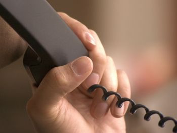 Se hacen pasar por Anses y roban claves de cajeros