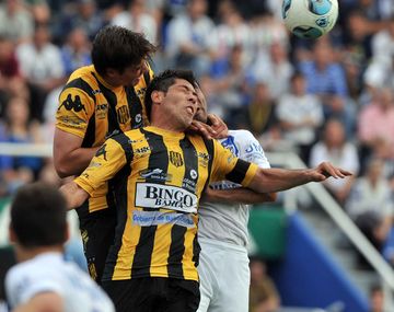 Olimpo dio vuelta el marcador y sorprendió a Vélez en Liniers