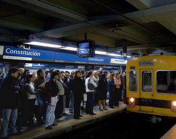 Menos frecuencia en los subtes por la quita de formaciones