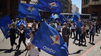 Asociación de Bancarios del Uruguay (AEBU) Asociación de Bancarios del Uruguay (AEBU)