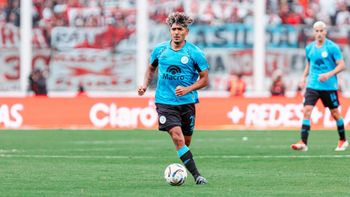 Los extraños gestos de Yael Falcón Pérez con jugadores de Belgrano durante la final ante River. Los extraños gestos de Yael Falcón Pérez con jugadores de Belgrano durante la final ante River.