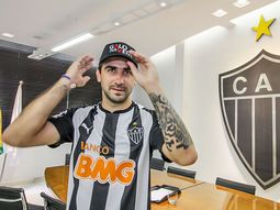 velez ya lo extrana: pratto convirtio su primer gol con la camiseta del mineiro velez ya lo extrana: pratto convirtio su primer gol con la camiseta del mineiro