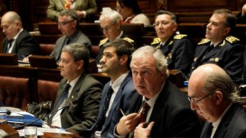 El ministro Luis Alberto Heber es cuestionado por su gestión de la seguridad en Uruguay. El ministro Luis Alberto Heber es cuestionado por su gestión de la seguridad en Uruguay.