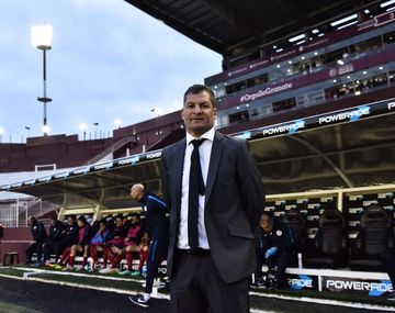 Temperley le ganó por penales a San Lorenzo y lo dejó sin DT