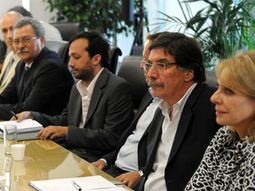 el gobierno fijo un aumento del 22% para los docentes nacionales el gobierno fijo un aumento del 22% para los docentes nacionales