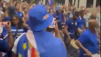 viral: hinchas argentinos se unieron a los de cabo verde, que tambien celebraron lo hecho por su equipo viral: hinchas argentinos se unieron a los de cabo verde, que tambien celebraron lo hecho por su equipo