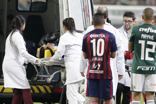 Tras salir en ambulancia de la cancha, el ex River Rodrigo Rojas está estable