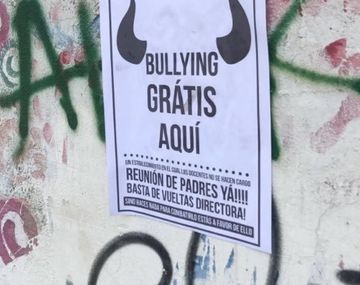 Empapeló una escuela para denunciar el &nbsp;bullying que sufre su hijo&nbsp;