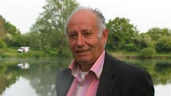 alcalde amenaza con suicidarse si vuelven los inmigrantes a su ciudad alcalde amenaza con suicidarse si vuelven los inmigrantes a su ciudad