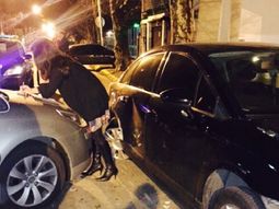 Chocaron el auto estacionado de dos periodistas
