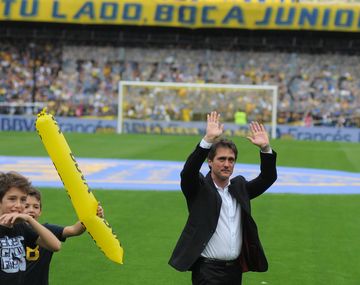 El DT campeón saluda a su gente