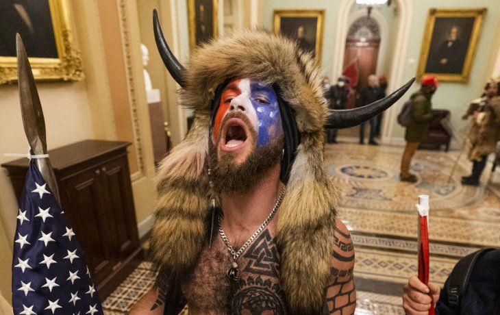 La Justicia de EE.UU. le dio 10 años de prisión al cuarto condenado por el asalto al Capitolio