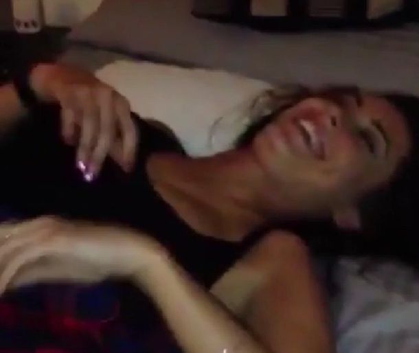 Escándalo en la Premier League: acusan a la novia de un jugador de tener sexo con un perro