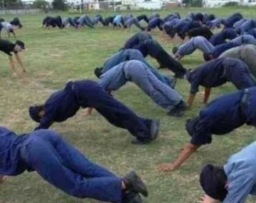 Entrenamiento en la escuela de Policías de La Rioja